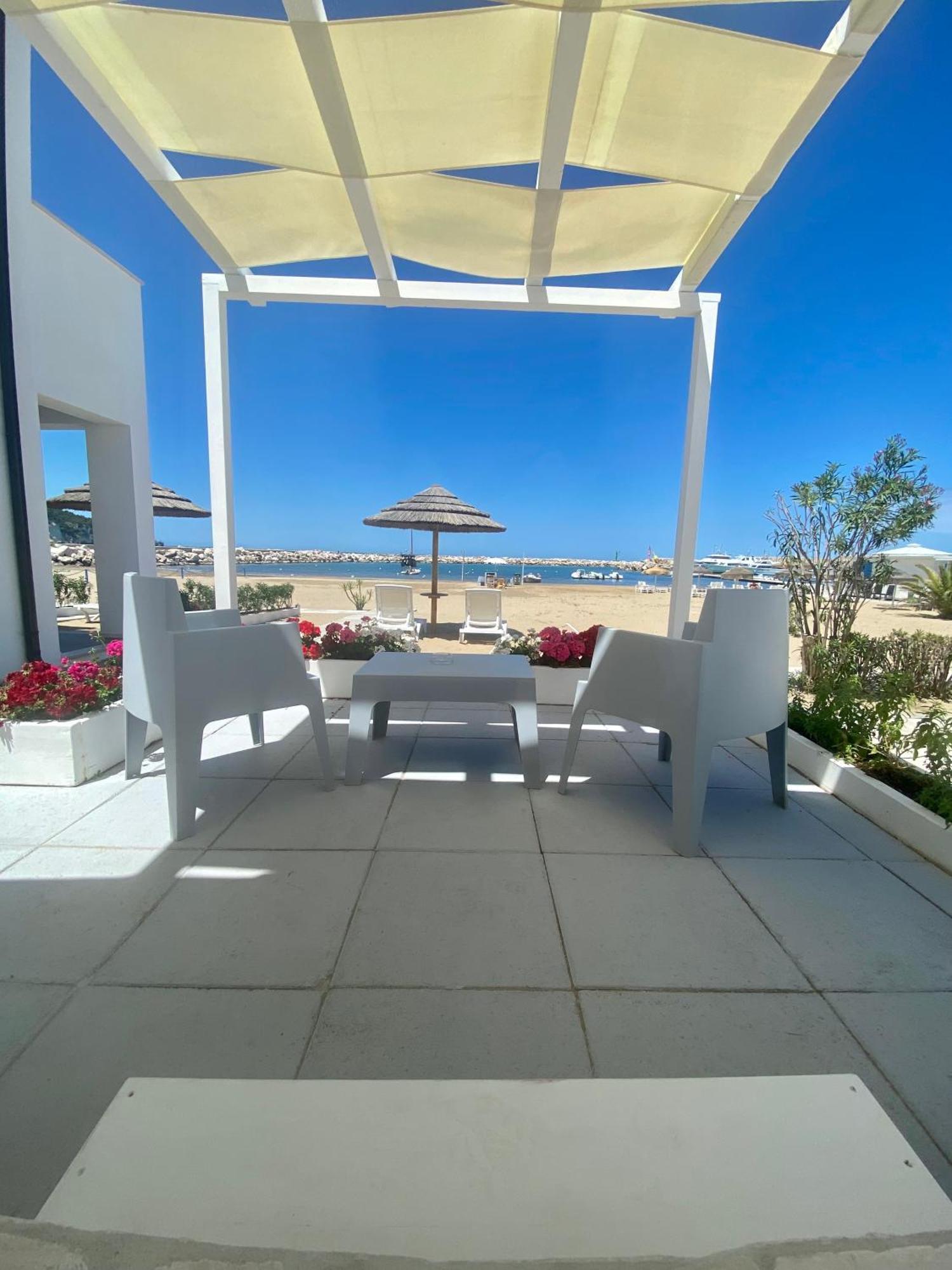 פסקיצ'י Marina Bay Beach Suites מראה חיצוני תמונה