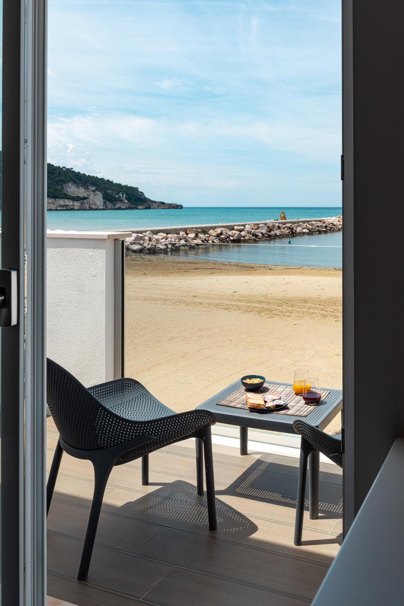 פסקיצ'י Marina Bay Beach Suites מראה חיצוני תמונה