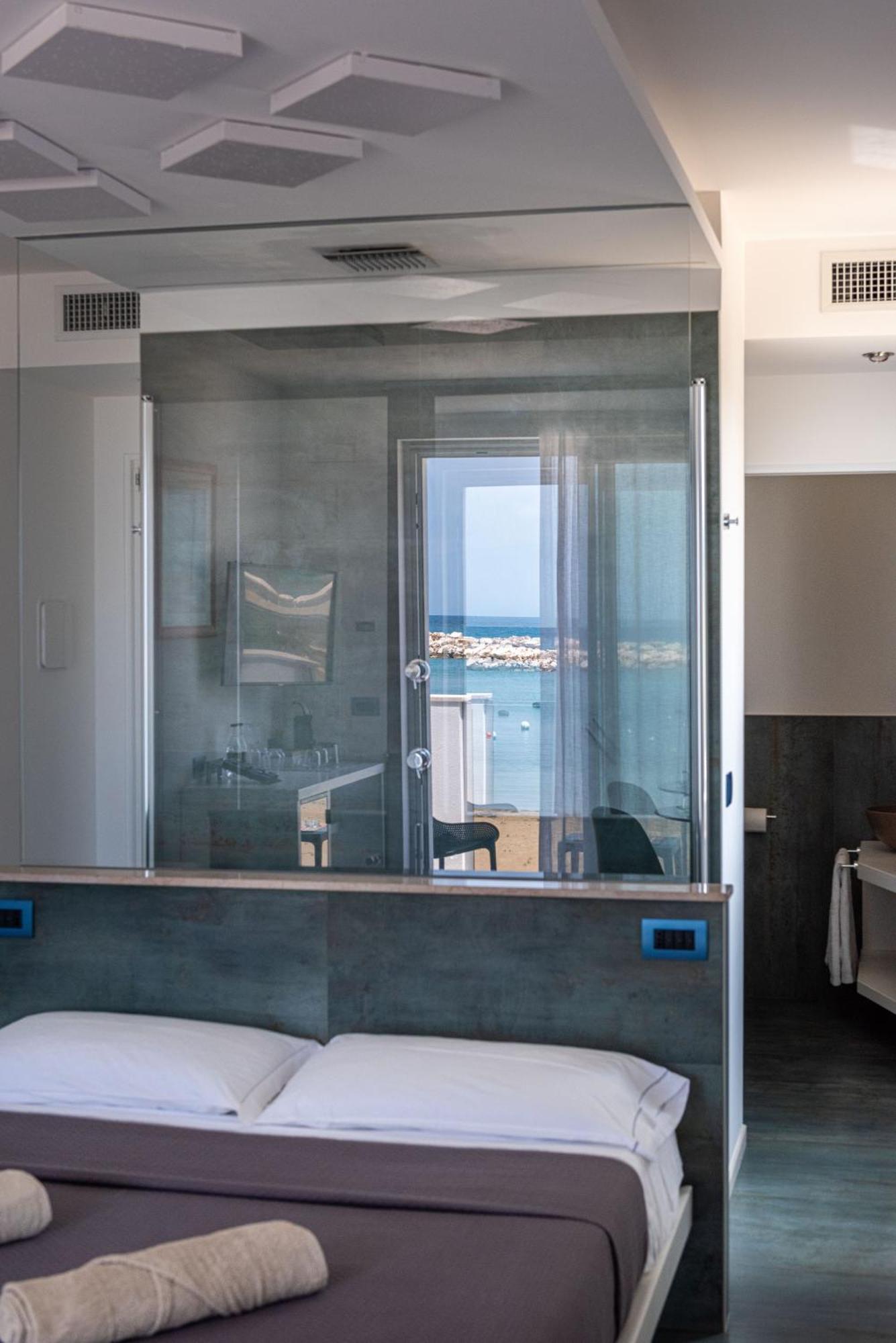 פסקיצ'י Marina Bay Beach Suites מראה חיצוני תמונה