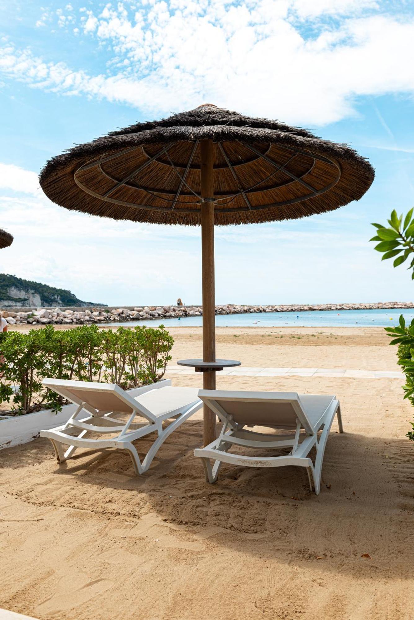 פסקיצ'י Marina Bay Beach Suites מראה חיצוני תמונה